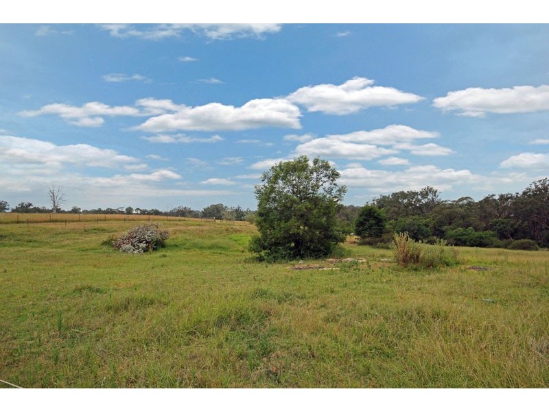 26 Lyrebird Road, Pheasants Nest NSW 2574