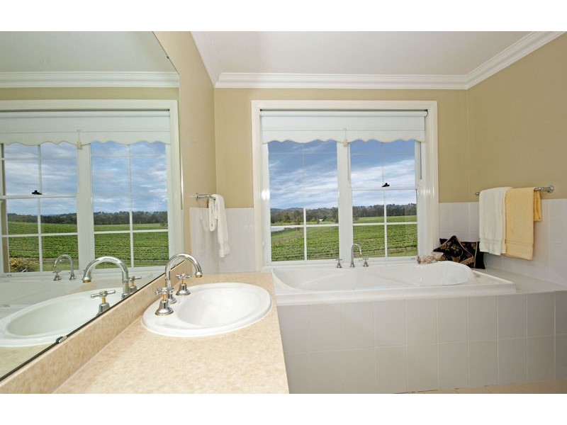 27 The Grange, Picton NSW 2571