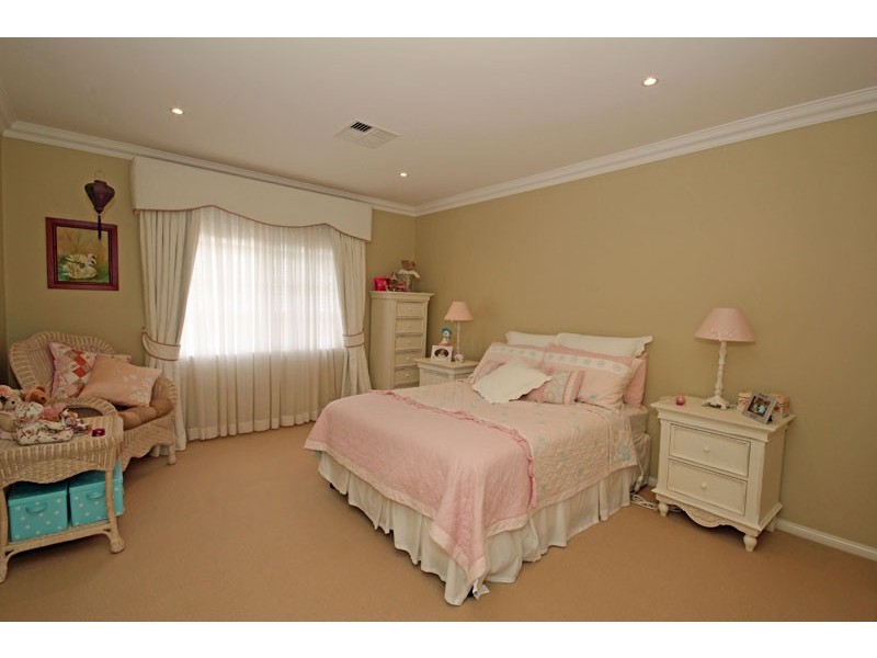 27 The Grange, Picton NSW 2571