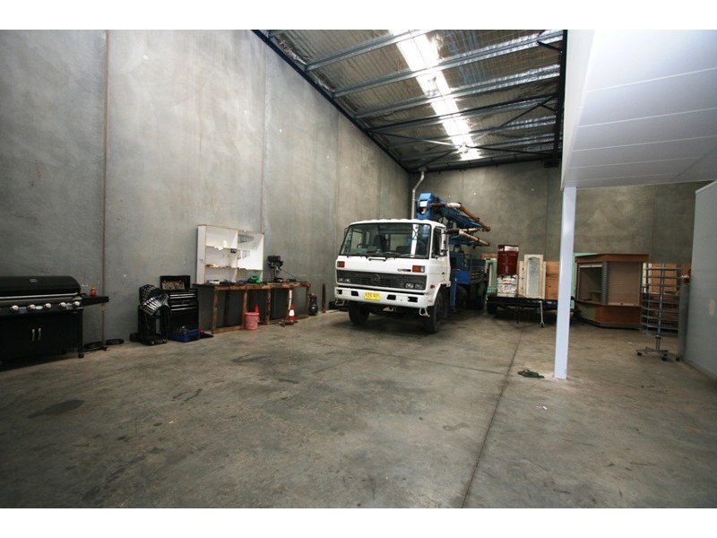 8/15 Henry Street, Picton NSW 2571