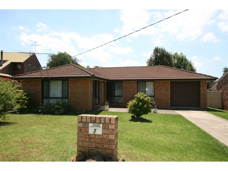 7 Chivers Place, Tahmoor NSW 2573