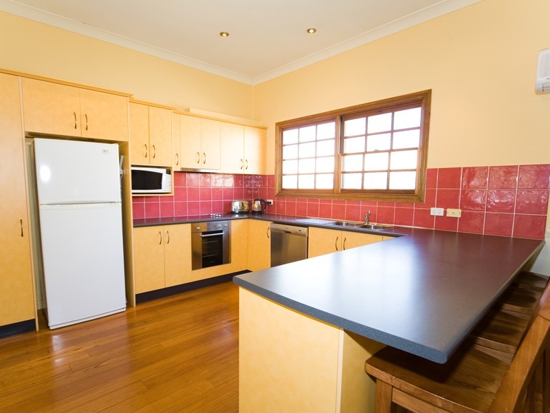 13 Campbell Street, Picton NSW 2571