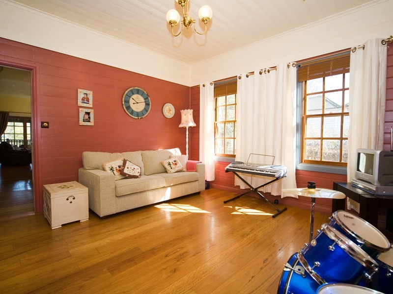 13 Campbell Street, Picton NSW 2571