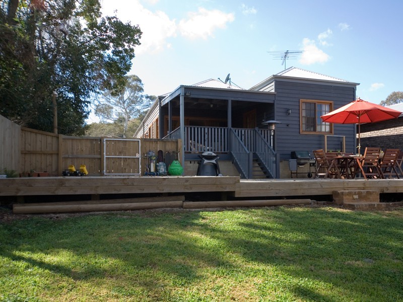 13 Campbell Street, Picton NSW 2571