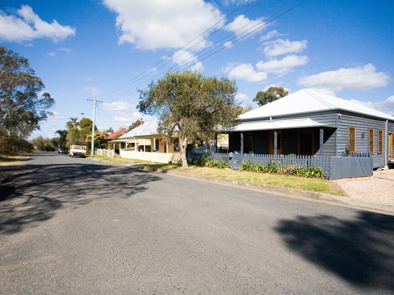 13 Campbell Street, Picton NSW 2571