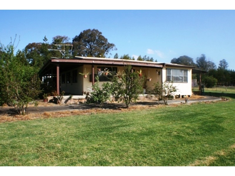 20 Edinburgh Street, Tahmoor NSW 2573