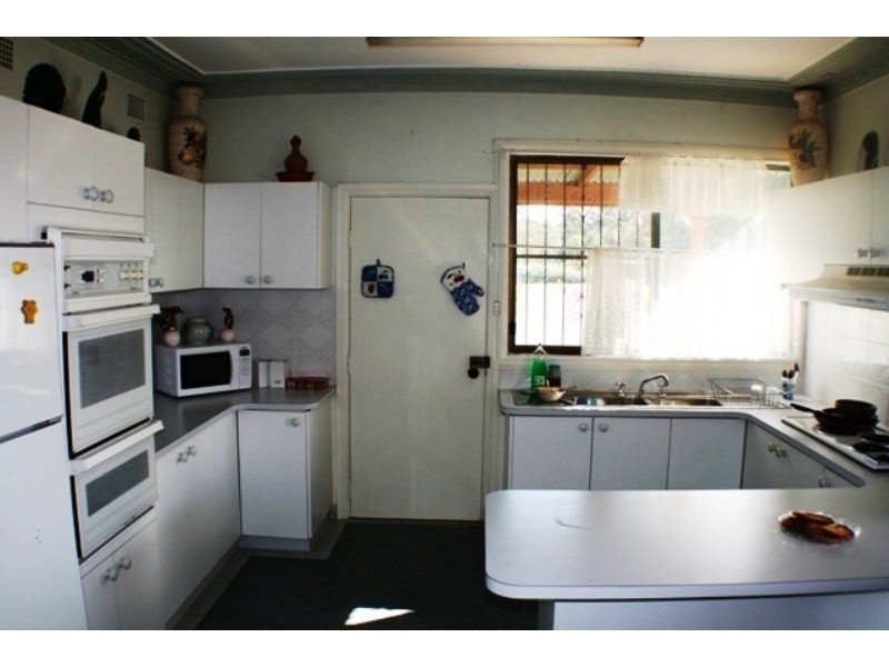 20 Edinburgh Street, Tahmoor NSW 2573