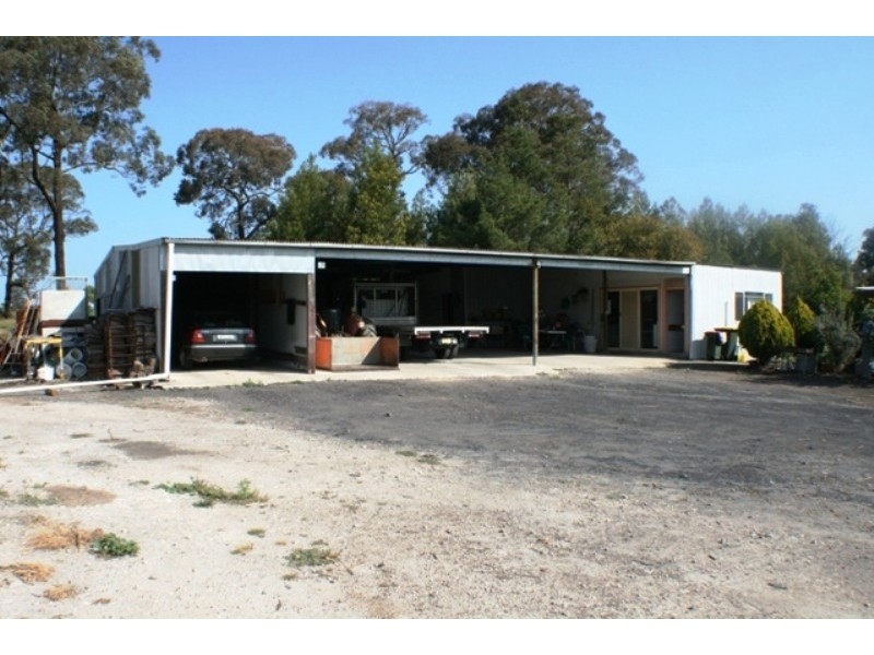 20 Edinburgh Street, Tahmoor NSW 2573