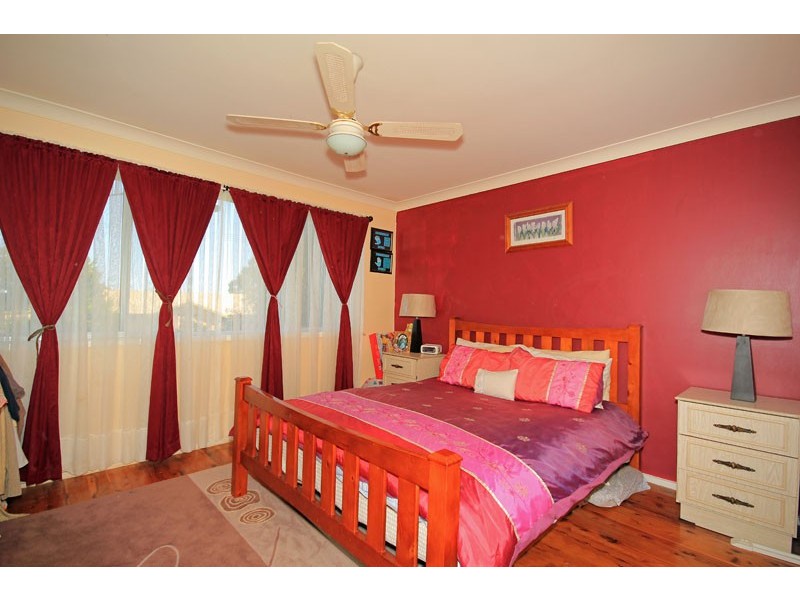 4 Bertha Street, Hill Top NSW 2575
