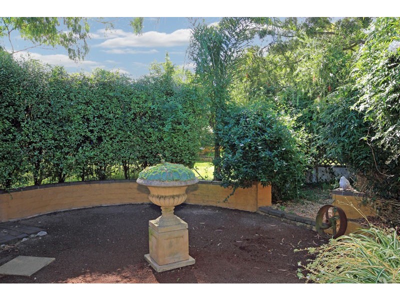 4 Bertha Street, Hill Top NSW 2575