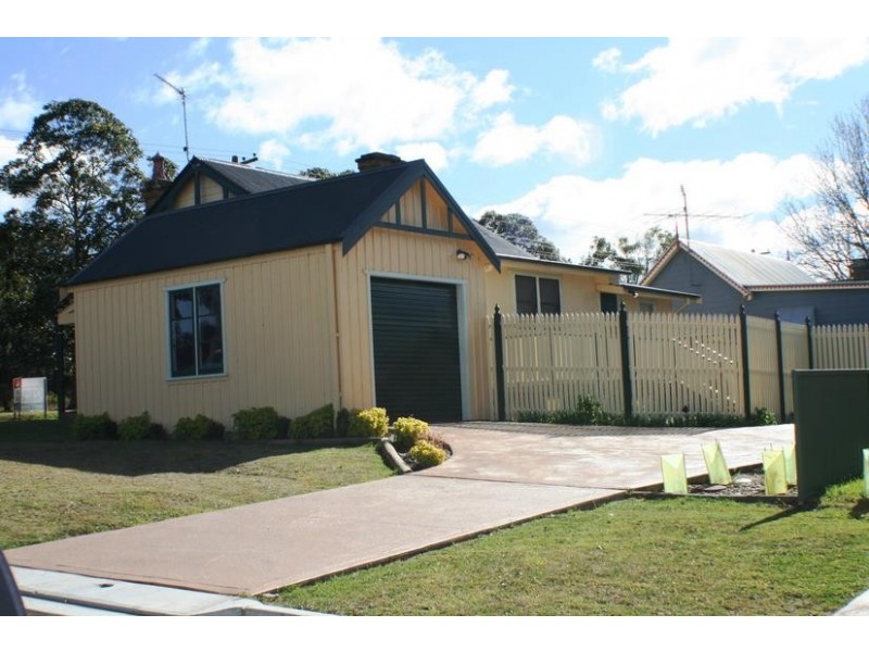 391 Thirlmere Way, Thirlmere NSW 2572