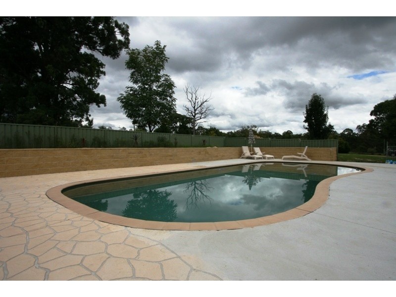 144 Lyrebird Road, Pheasants Nest NSW 2574