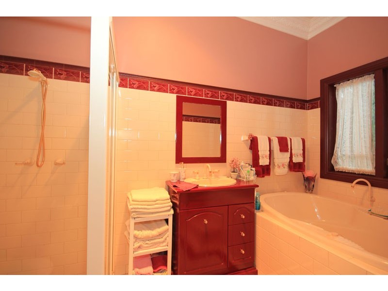 7 Carlton Road, Thirlmere NSW 2572