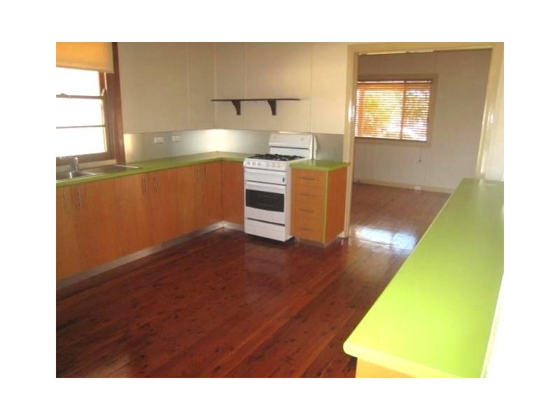 64 Carlton Road, Thirlmere NSW 2572