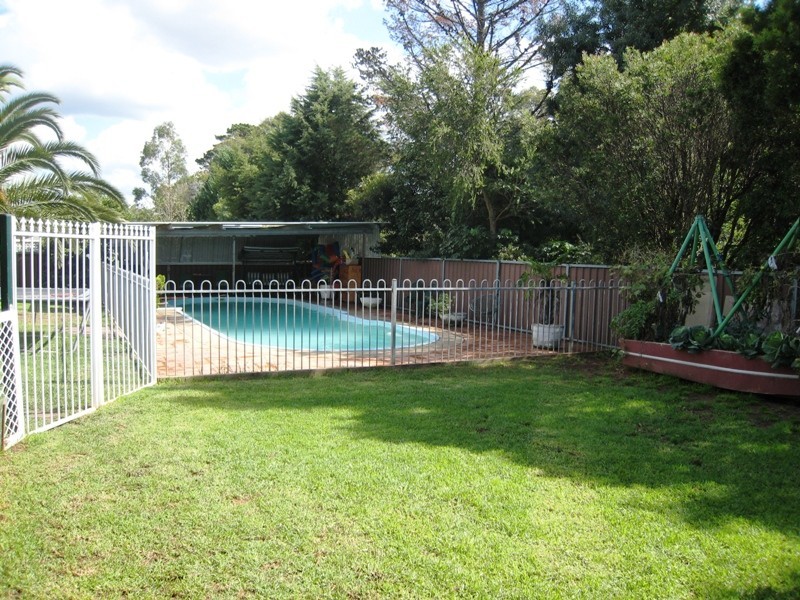 43 Westbourne Avenue, Thirlmere NSW 2572