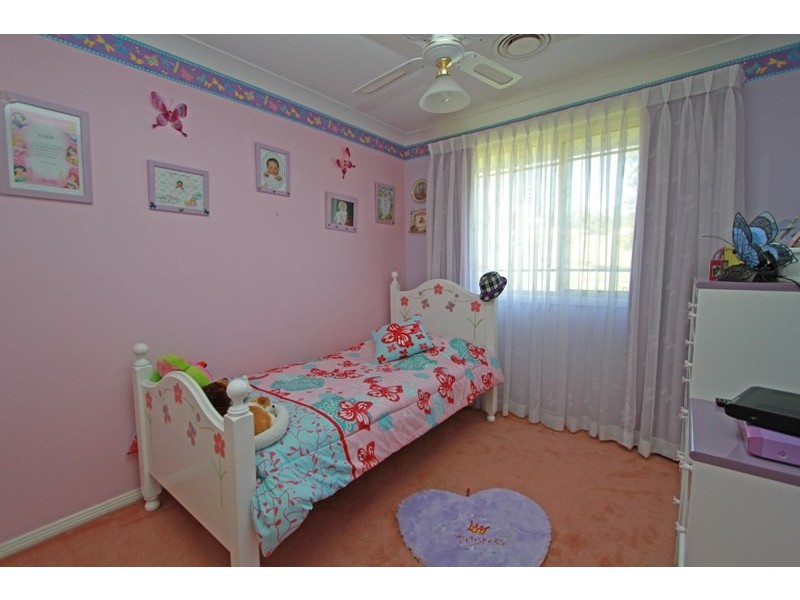 9 Durham Street, Douglas Park NSW 2569