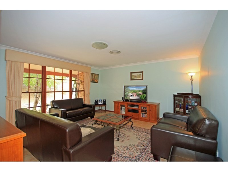 24 Campbell Street, Picton NSW 2571