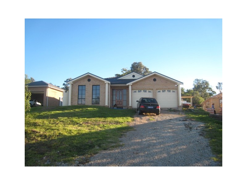4 Thompson Place, Tahmoor NSW 2573