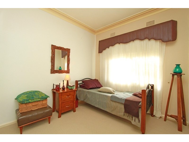 16 Picton Avenue, Picton NSW 2571