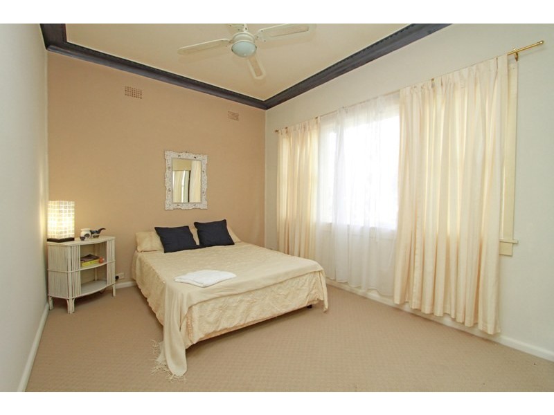 16 Picton Avenue, Picton NSW 2571