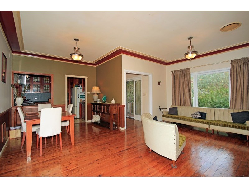 16 Picton Avenue, Picton NSW 2571