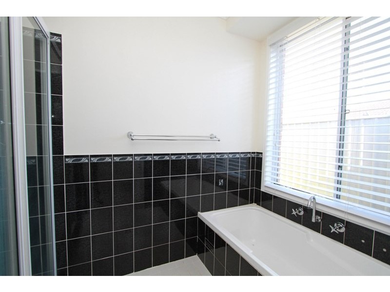 5 Ribbon Gum Place, Picton NSW 2571