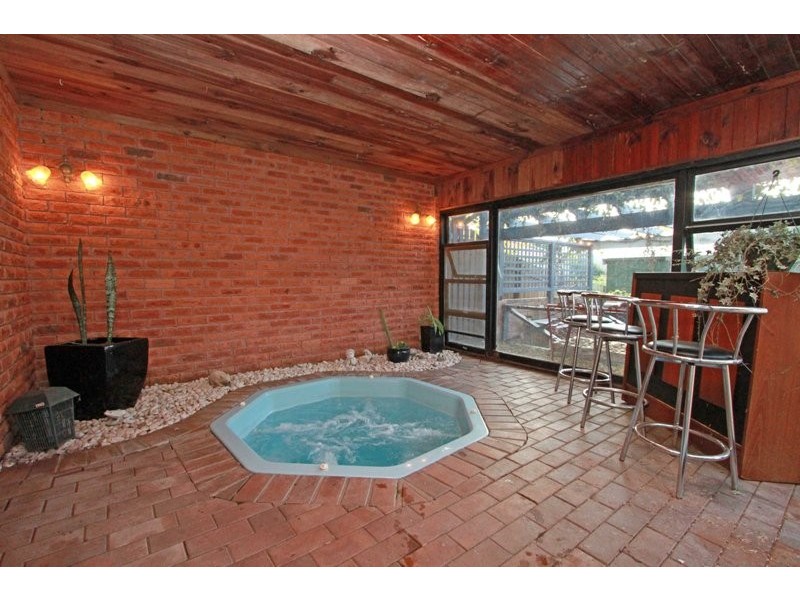 16 Picton Avenue, Picton NSW 2571