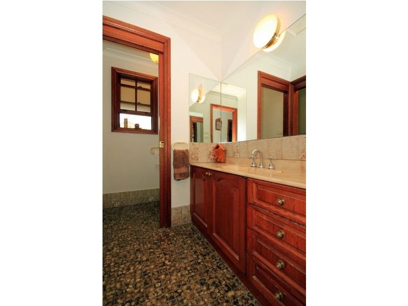 24 Campbell Street, Picton NSW 2571