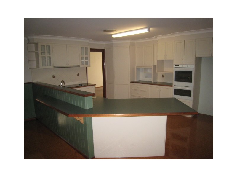 14 Dunlop Place, Picton NSW 2571