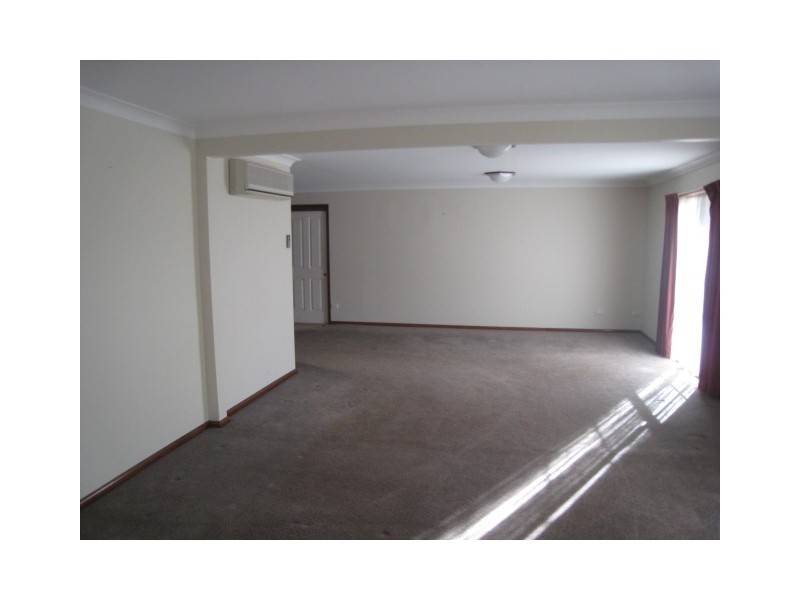 14 Dunlop Place, Picton NSW 2571