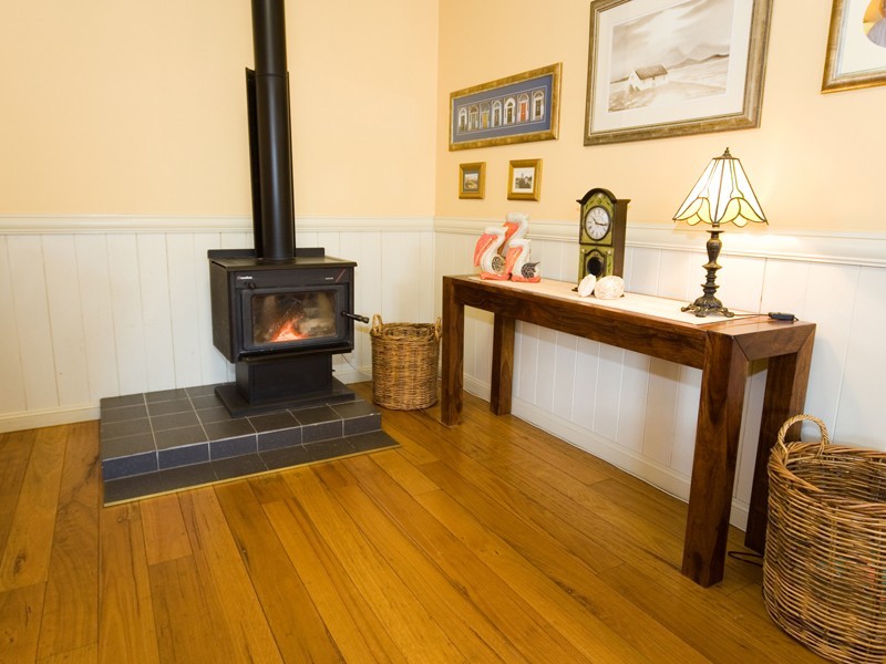 13 Campbell Street, Picton NSW 2571