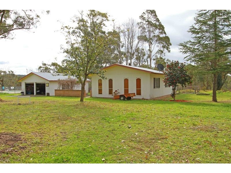205 Oaks Road, Thirlmere NSW 2572