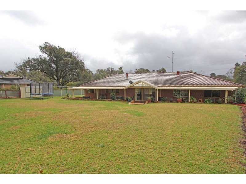 12 Richardson Street, Thirlmere NSW 2572