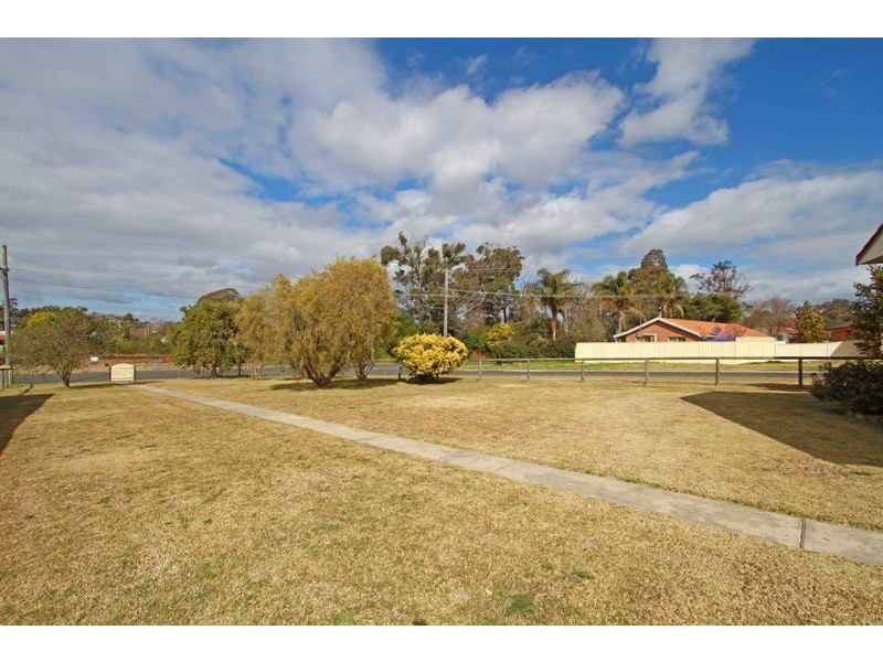 61 Pitt Street, Tahmoor NSW 2573