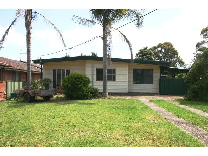 55 Oaks Street, Thirlmere NSW 2572