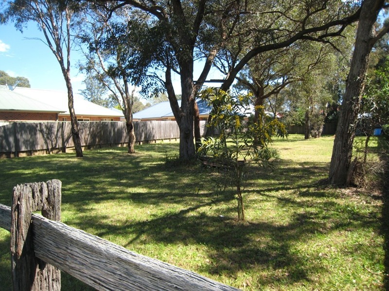 2a Antill Street, Thirlmere NSW 2572