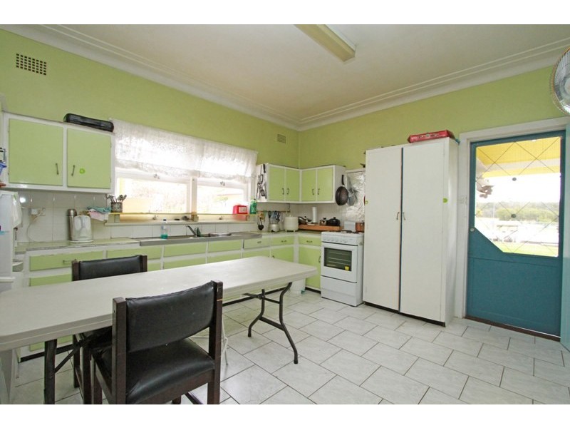 205 Oaks Road, Thirlmere NSW 2572