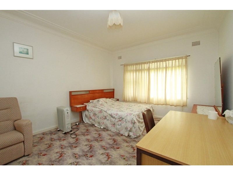 205 Oaks Road, Thirlmere NSW 2572