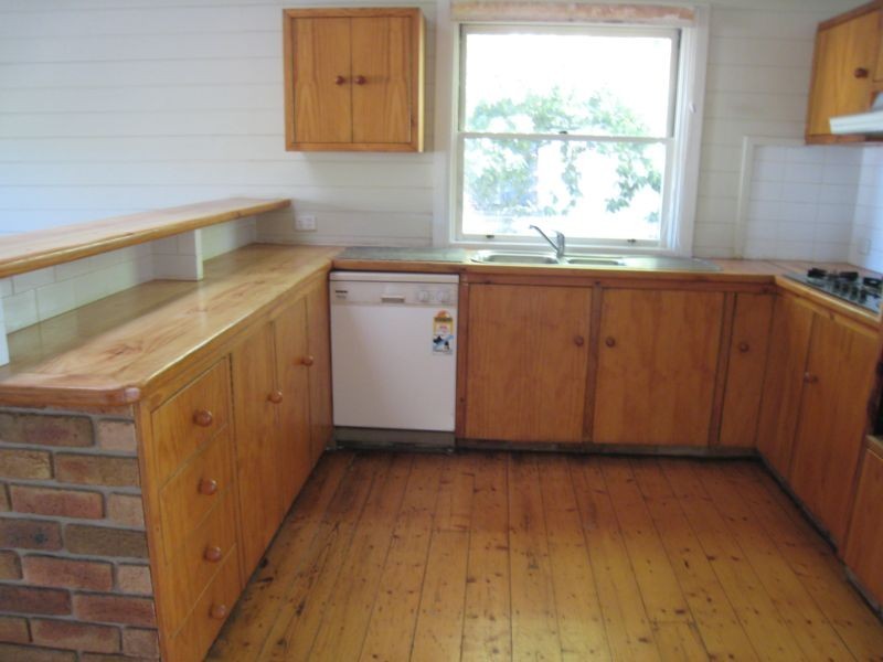 15 Campbell Steret, Picton NSW 2571