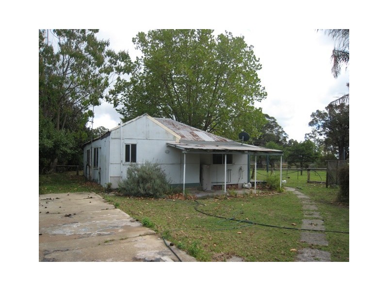 70 Station Street, Thirlmere NSW 2572