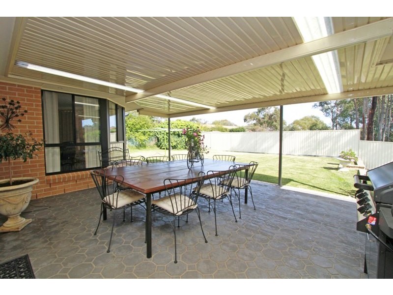 19 Pearce Street, Hill Top NSW 2575
