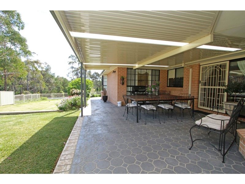 19 Pearce Street, Hill Top NSW 2575