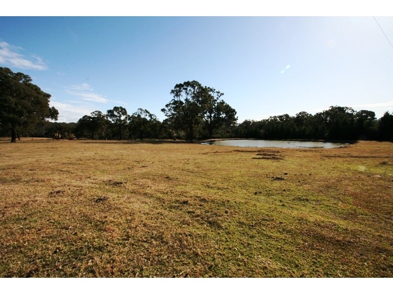 137 Lyrebird Road, Pheasants Nest NSW 2574