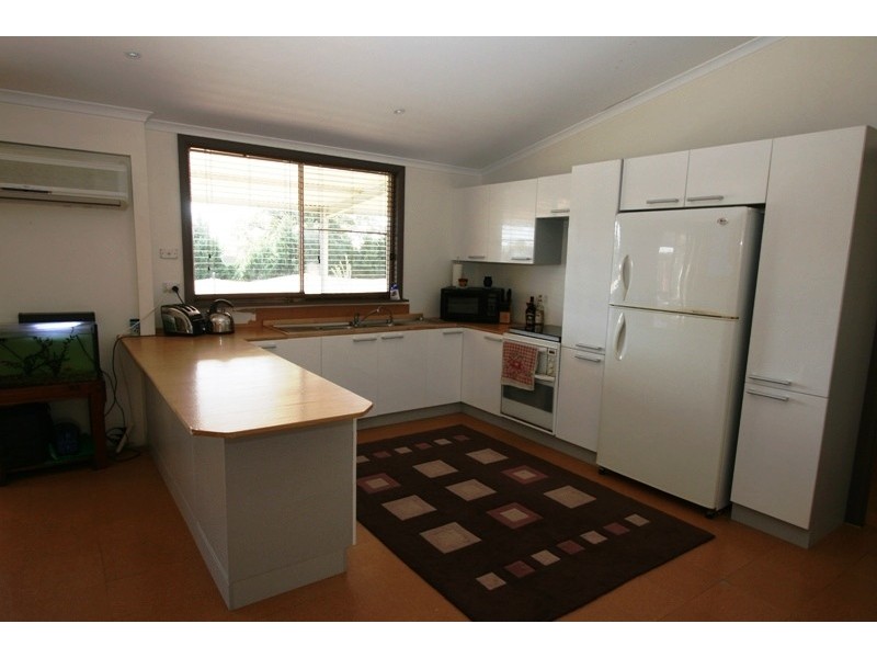 137 Lyrebird Road, Pheasants Nest NSW 2574