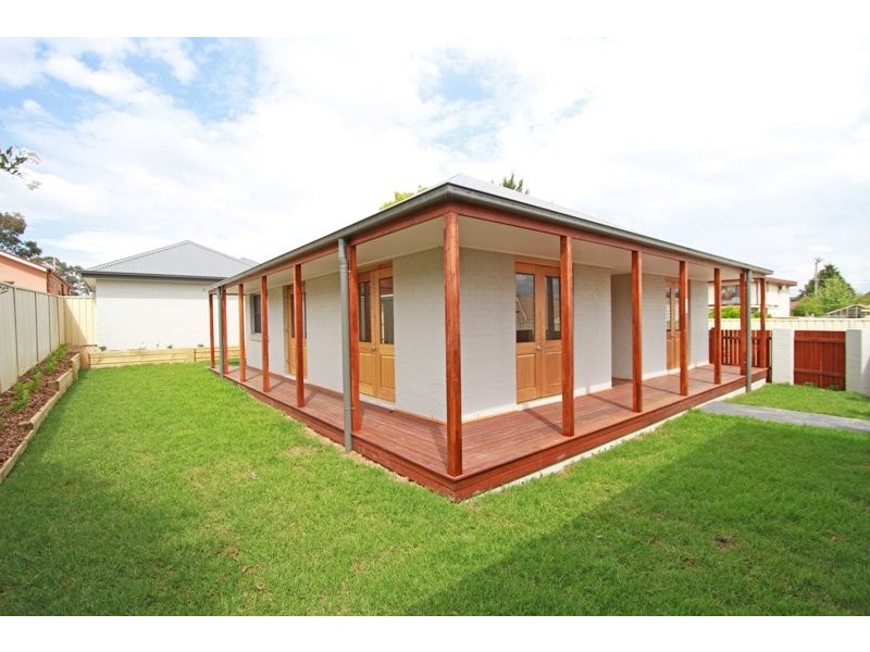 2/30 Wild Street, Picton NSW 2571