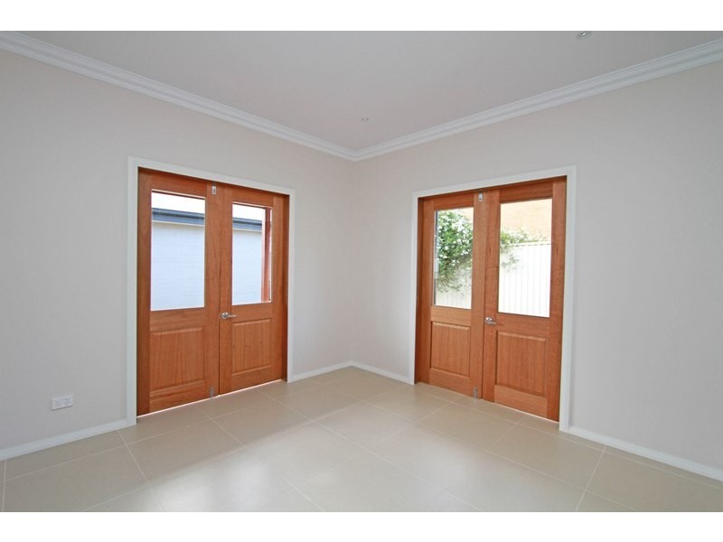 2/30 Wild Street, Picton NSW 2571