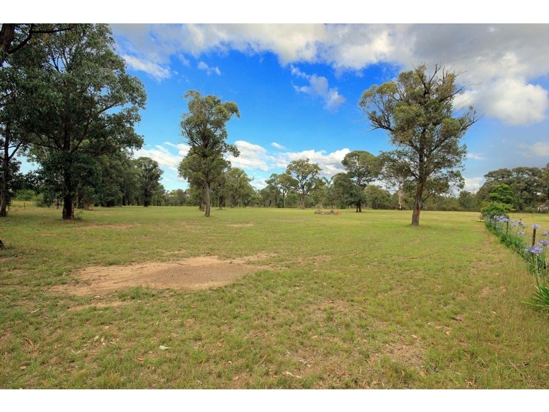 205 Nightingale Road, Pheasants Nest NSW 2574