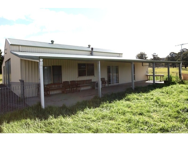 137 Lyrebird Road, Pheasants Nest NSW 2574