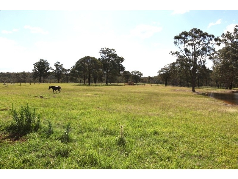 137 Lyrebird Road, Pheasants Nest NSW 2574