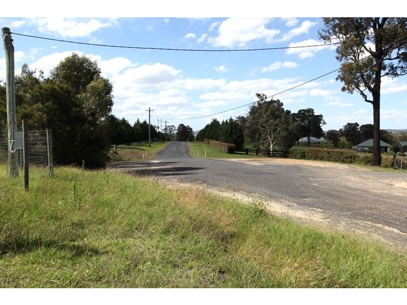 137 Lyrebird Road, Pheasants Nest NSW 2574